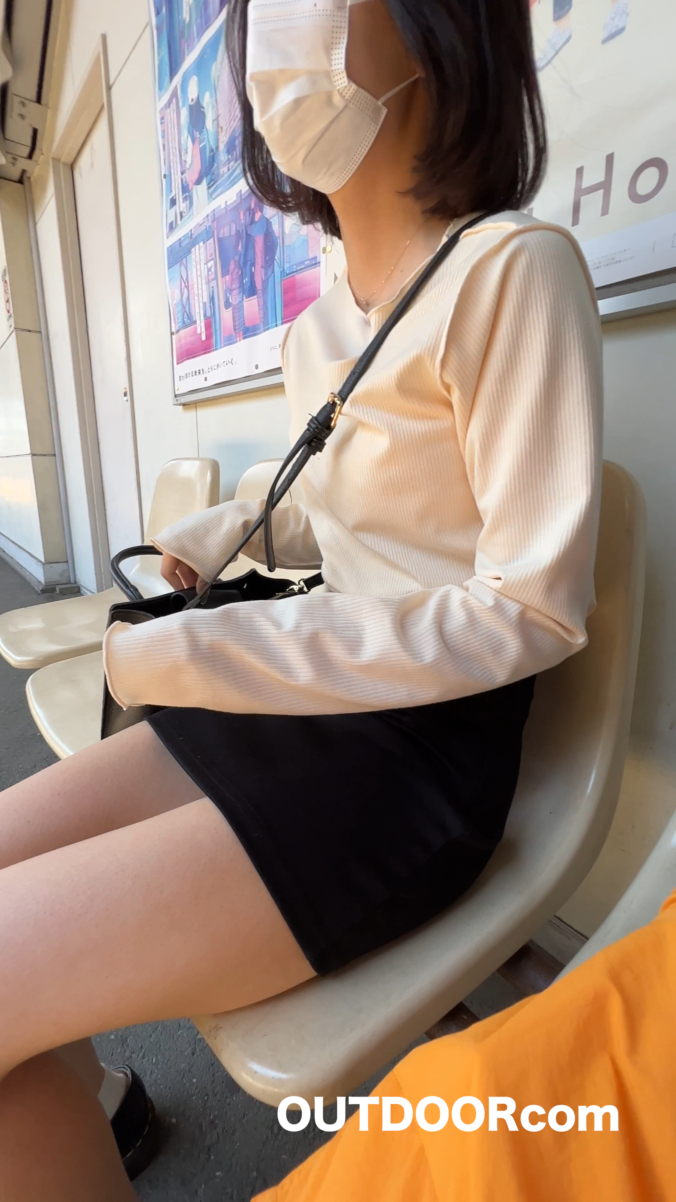 【電車内痴○調教】ミニスカでパンチラしながら遠隔バイブでお散歩デート♡痙攣しながら白目絶頂...周りの人も異変に気づく？？