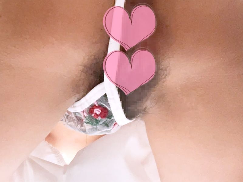 紐外れハプニングで丸見え♡激かわ美女の透けTバック♡下乳首ローアングル接写【素人/逆さ撮りパンチラ】