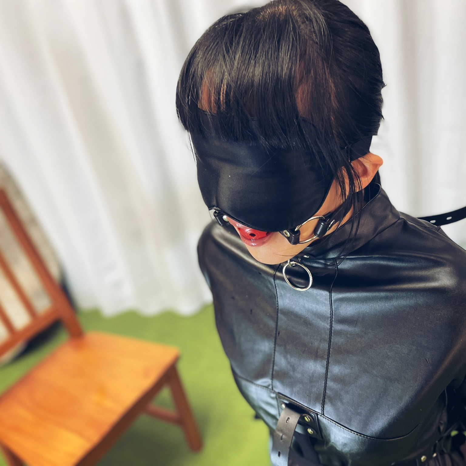 **服で強制アクメ　****** orgasm in restraint suit