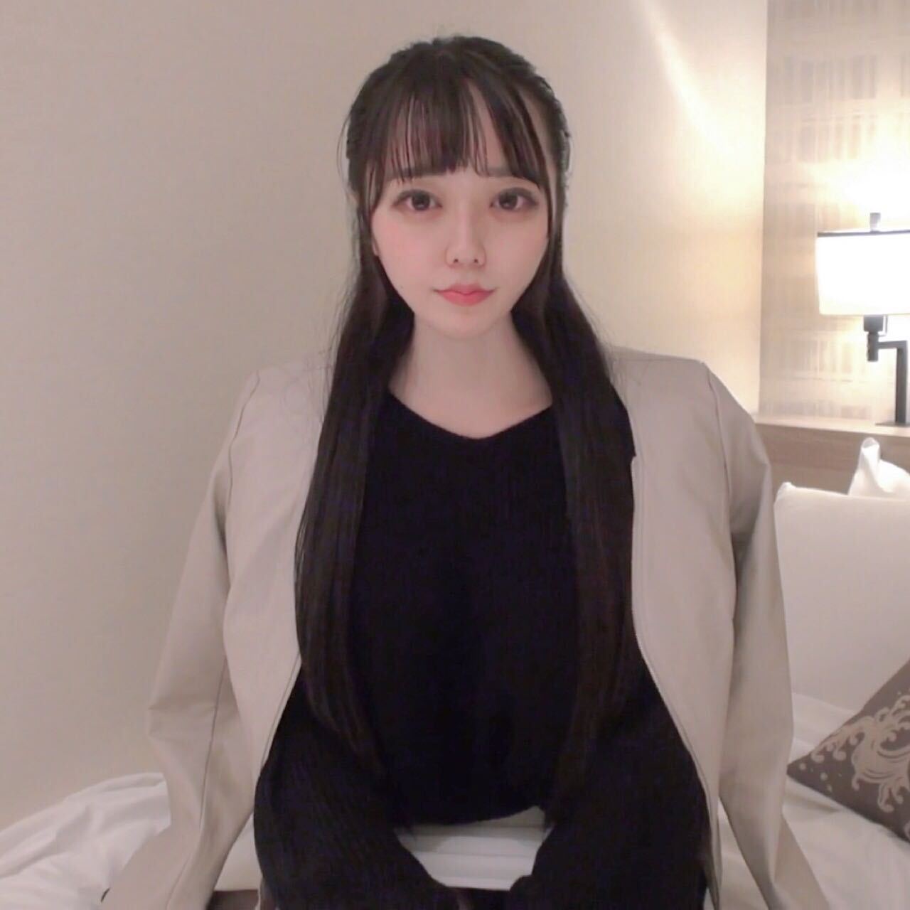 初体験♡黒髪清楚美人大学生18歳かんなちゃんに大量中出し。巨根に攻められ鳴き続ける彼女に追撃ピストン。