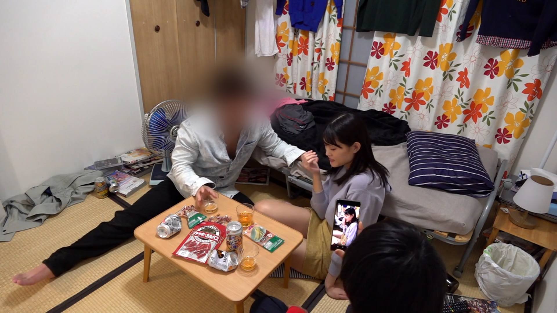 【素人】スレンダーボディの色白美女22歳。部屋に連れ込み激しい愛撫でイカセまくっちゃいました。