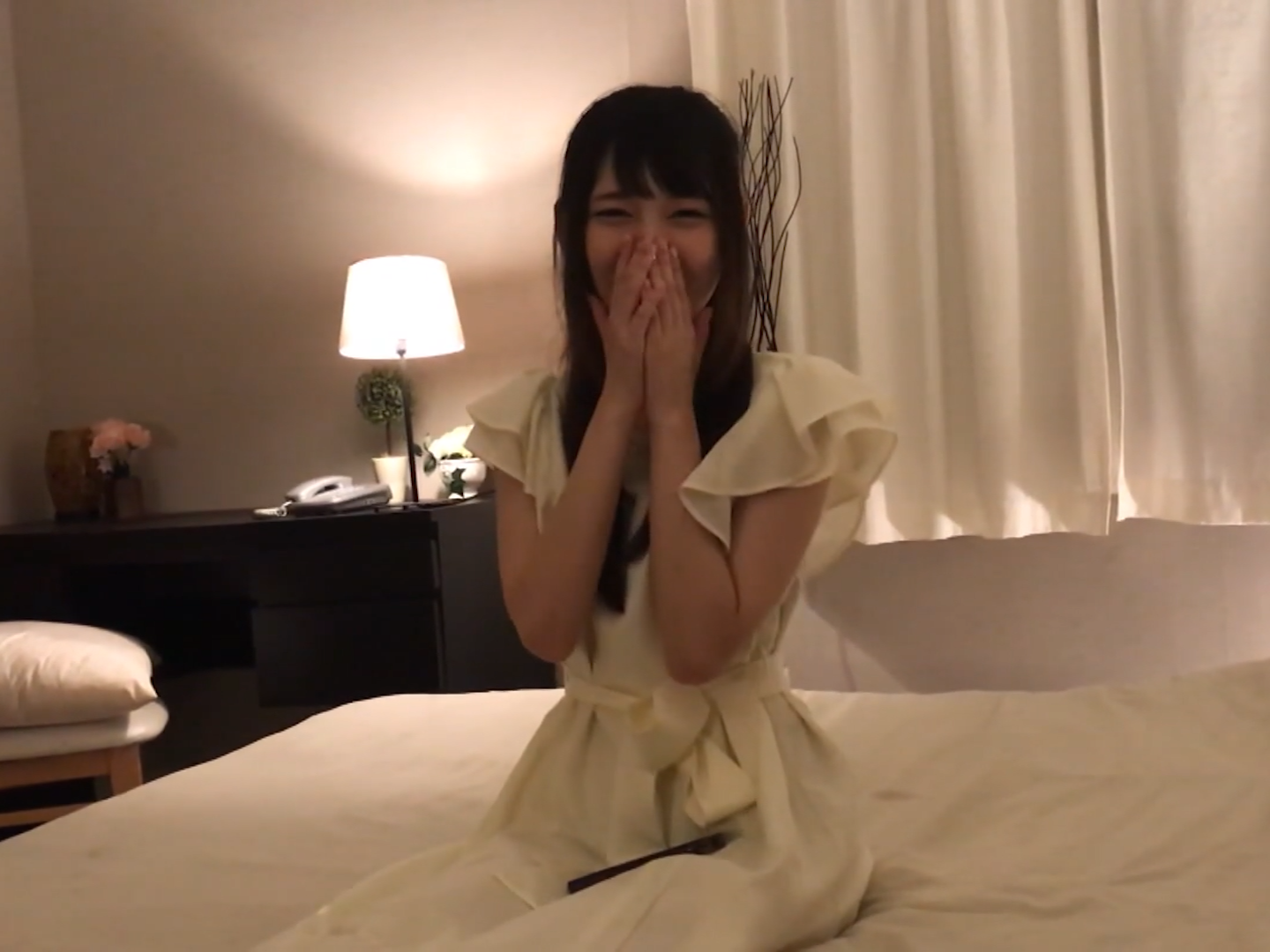 【純白天使なアイドル研究生】パイパン色白神ボディ。19才純粋美女の生ハメ本番プライベート撮影。