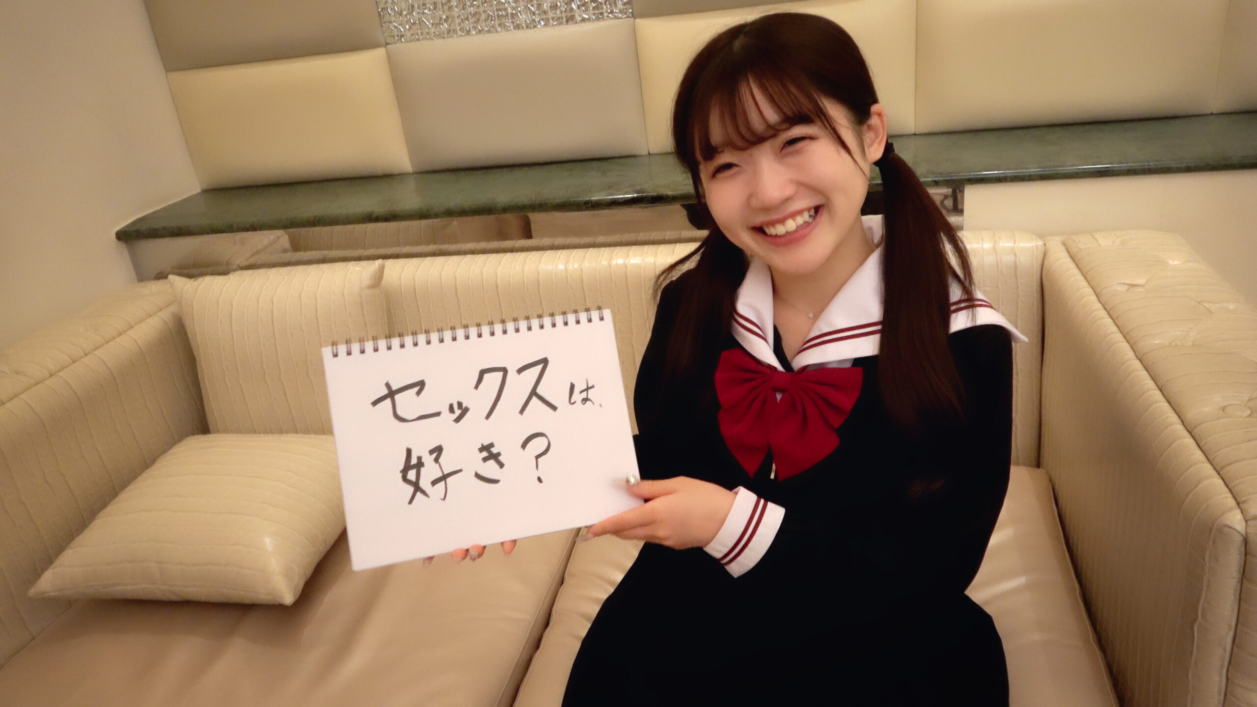 第4弾１８歳のデコちゃん、セーラー服で、清楚な笑顔して大胆で、パイパン中出しAV、レビュー特典で無修正