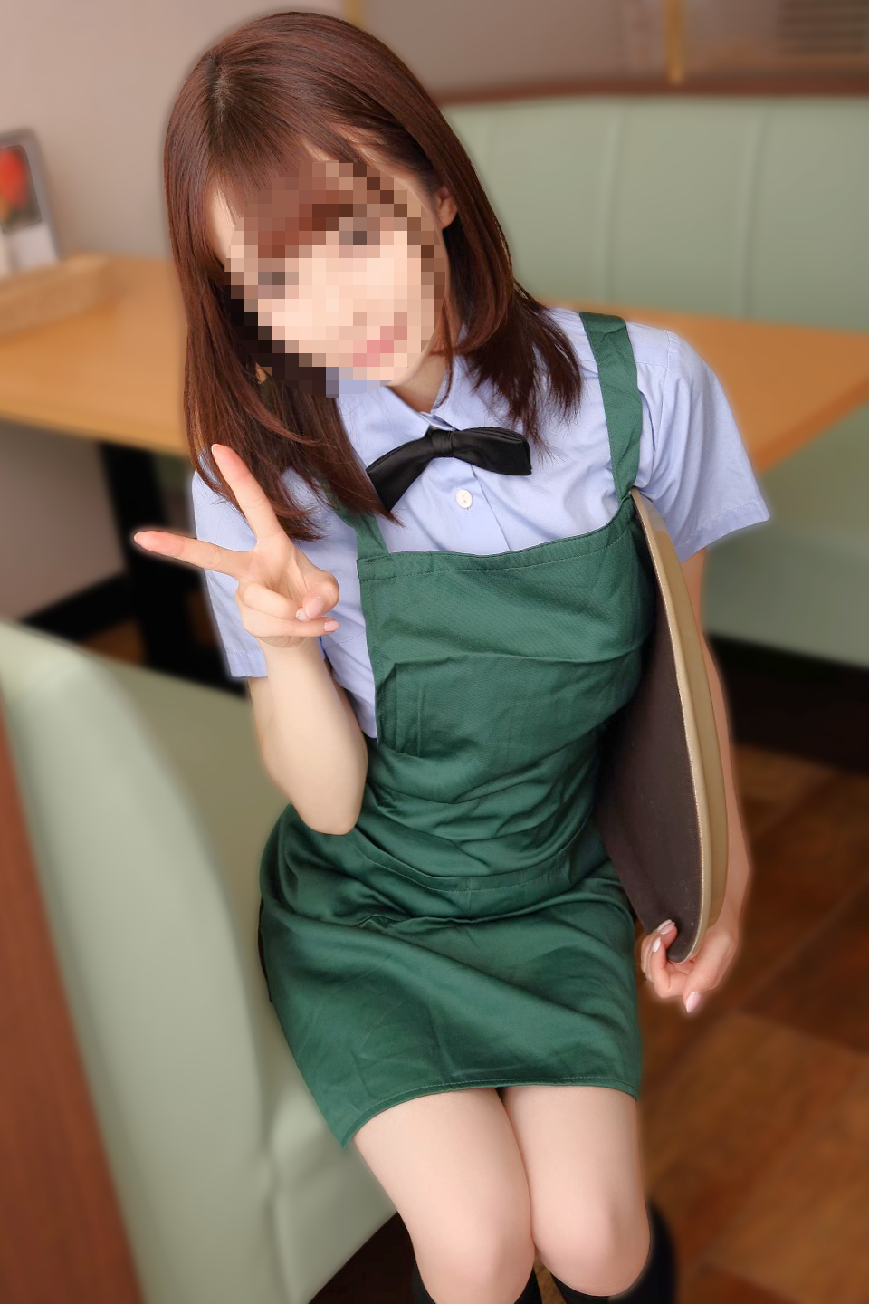 ※顔出し※某カフェチェーン新宿店の美人巨乳店員。仕事着で中出しハメ撮り。※伸びたら消します