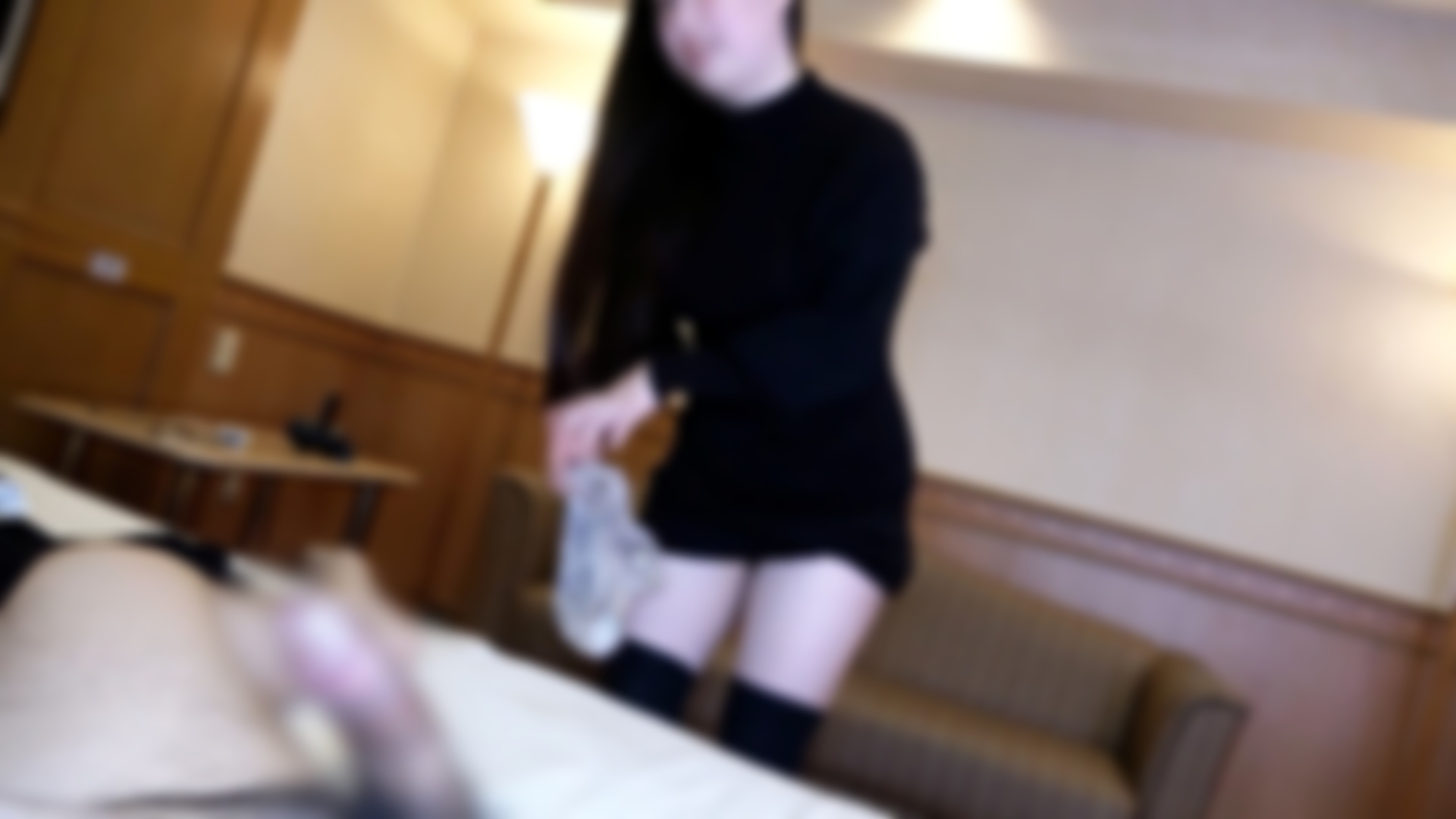 【無】あの色白で黒髪美人で清楚な彼女と再会しプライベートSEXハメ撮り。ニーハイのミニスカートの奥は欲求不満で濡れ濡れのドスケベおまん〇こ。出会って即おしゃぶりからの中出し二連発※特典高画質