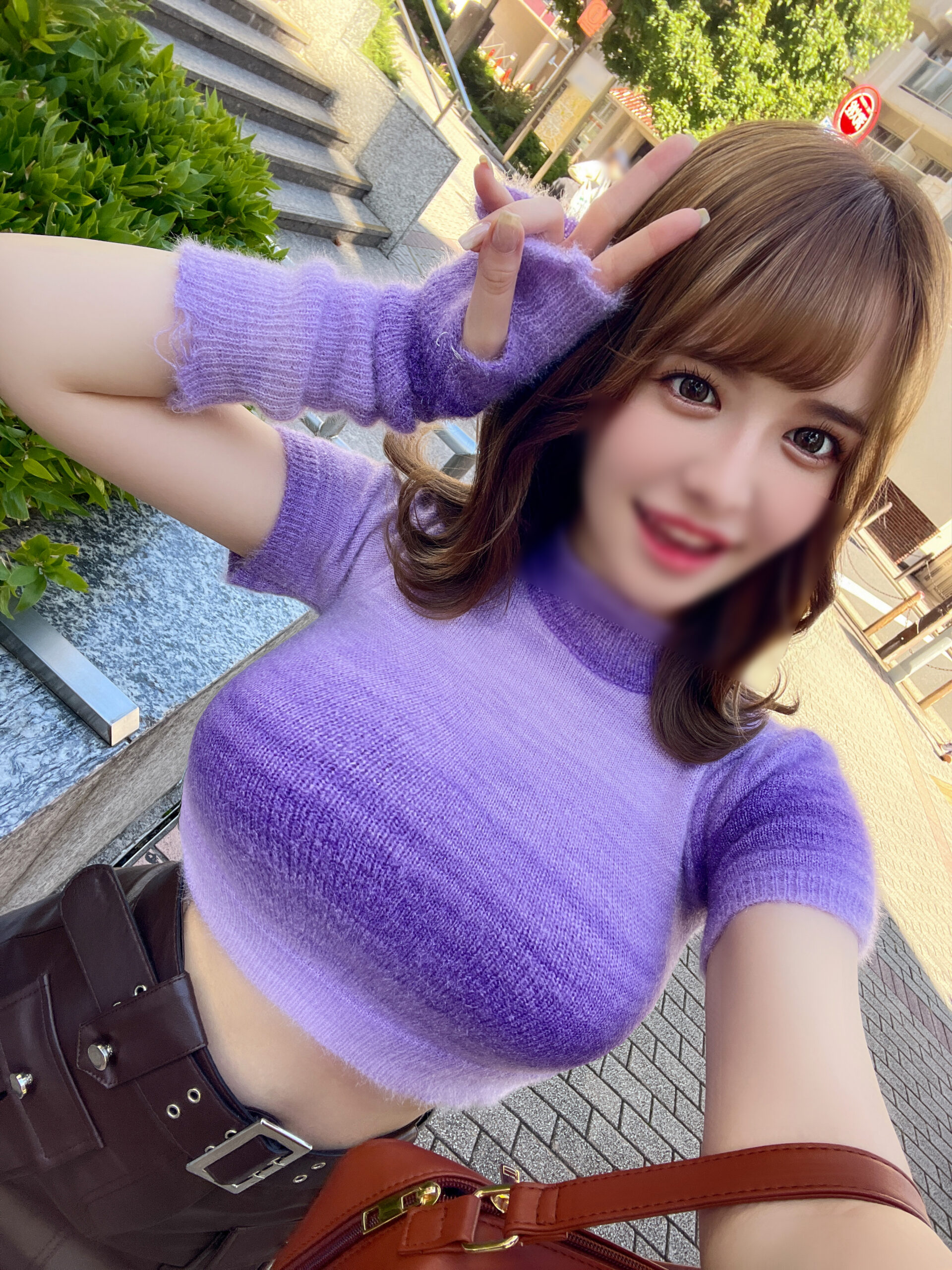 【FC2発撮り】顔出し！素人JD【限定】えまちゃん21歳 モチモチな白い肌と大きすぎるおっぱいが魅力的なハーフJD！！初対面でもすぐ仲良くなっちゃうコミュ強ガールのエロボディにガッツリ中出し！！