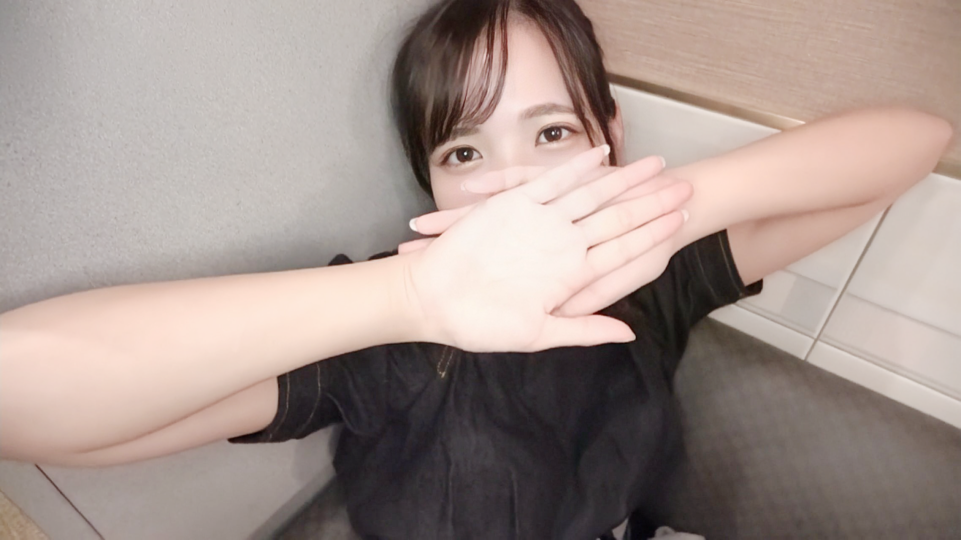 音大に通うお嬢様19歳。男性経験が少ないスレンダー色白JDとの中出しハメ撮り映像。 ※原版特典付き