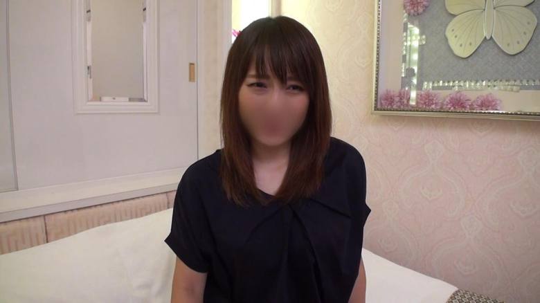 【人妻不倫】子宮口ガン突きSEXでうっとりエロ顔イキ。三十路ママの痴態を公開。